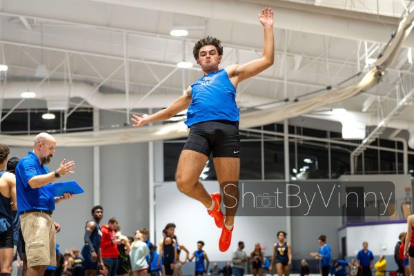 Navigation to Story: Varsity Indoor Track 1/31 Meet Highlights